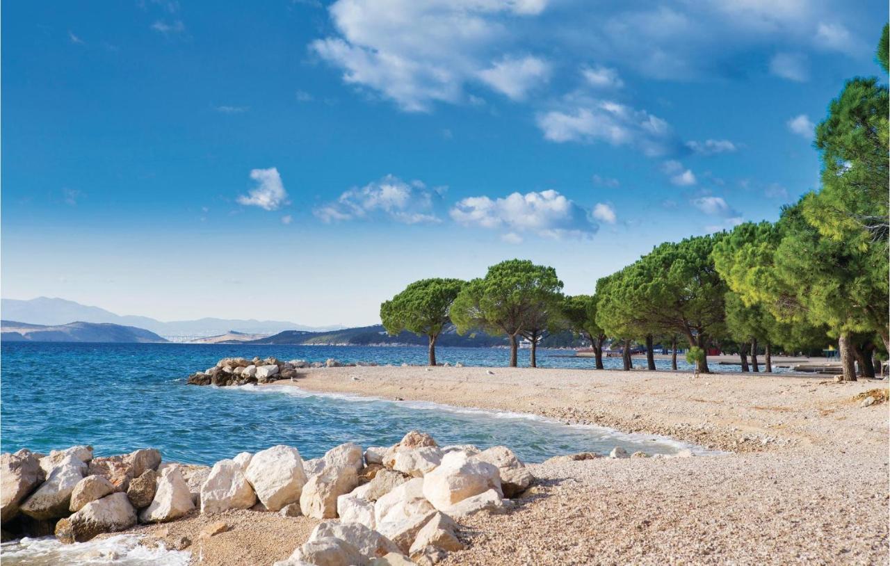 Stunning Apartment In Crikvenica With Wifi Buitenkant foto